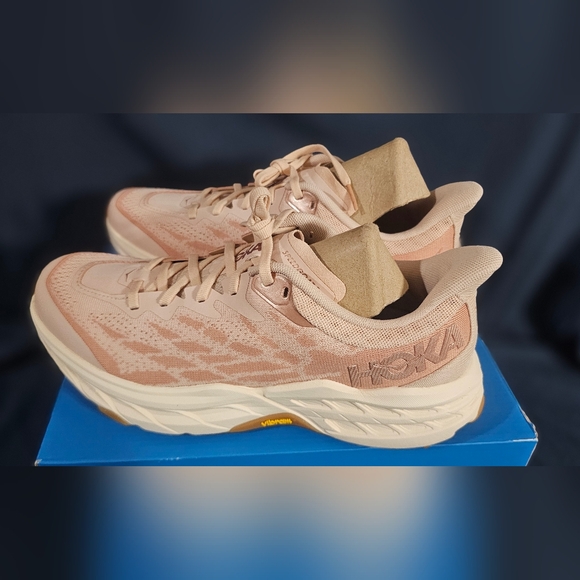 Hoka Speedgoat 5 Shoes Cream Sandstone 1123158-CRMS Women SZ 9.5 OR 10 New W/Box - Picture 3 of 8